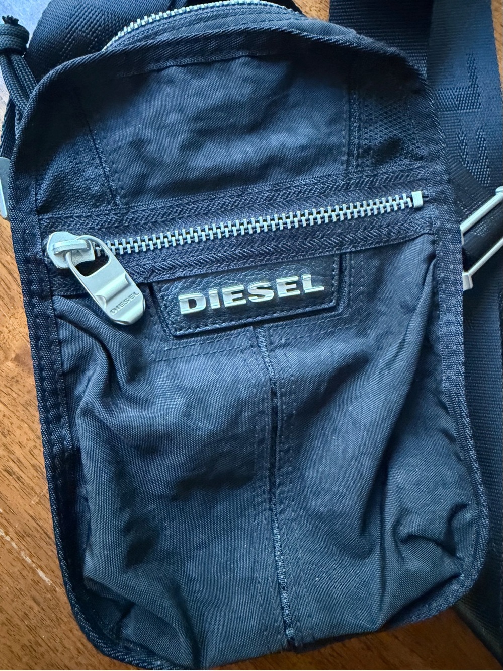 Rare Vintage DIESEL Black Nylon Sling Bag with Silver Hardware - Picture 2 of 7